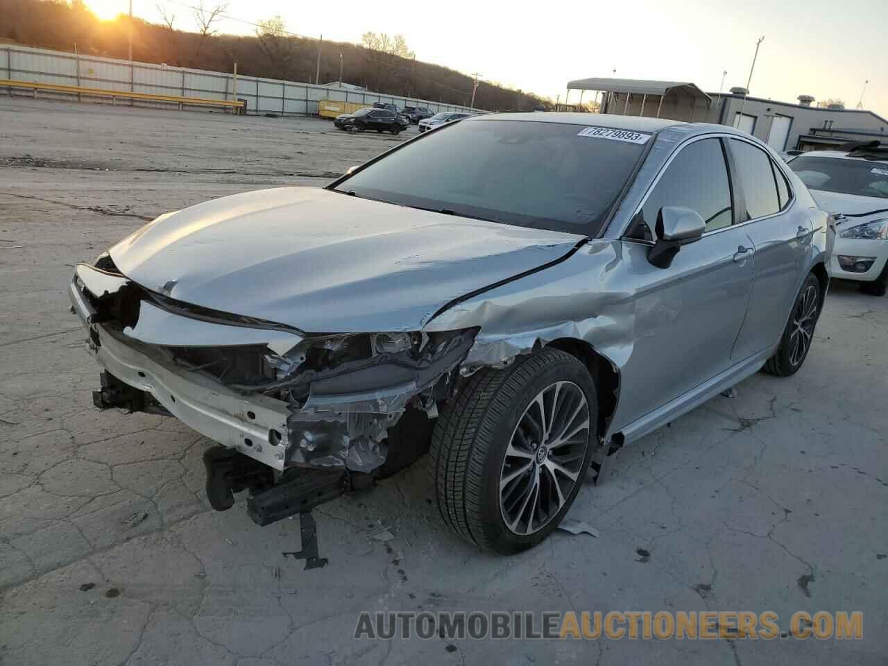 4T1B11HK2JU653484 TOYOTA CAMRY 2018