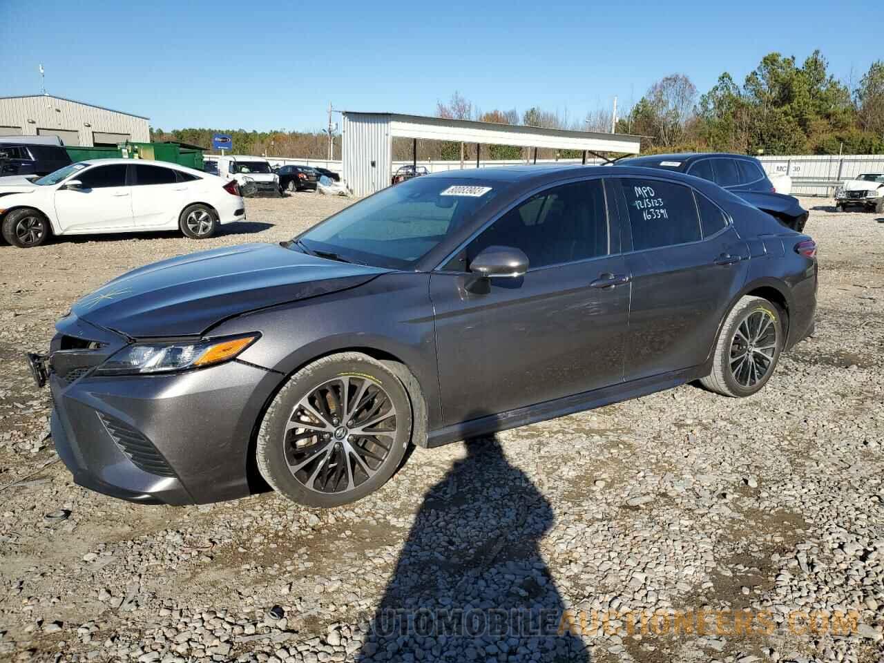 4T1B11HK2JU655946 TOYOTA CAMRY 2018