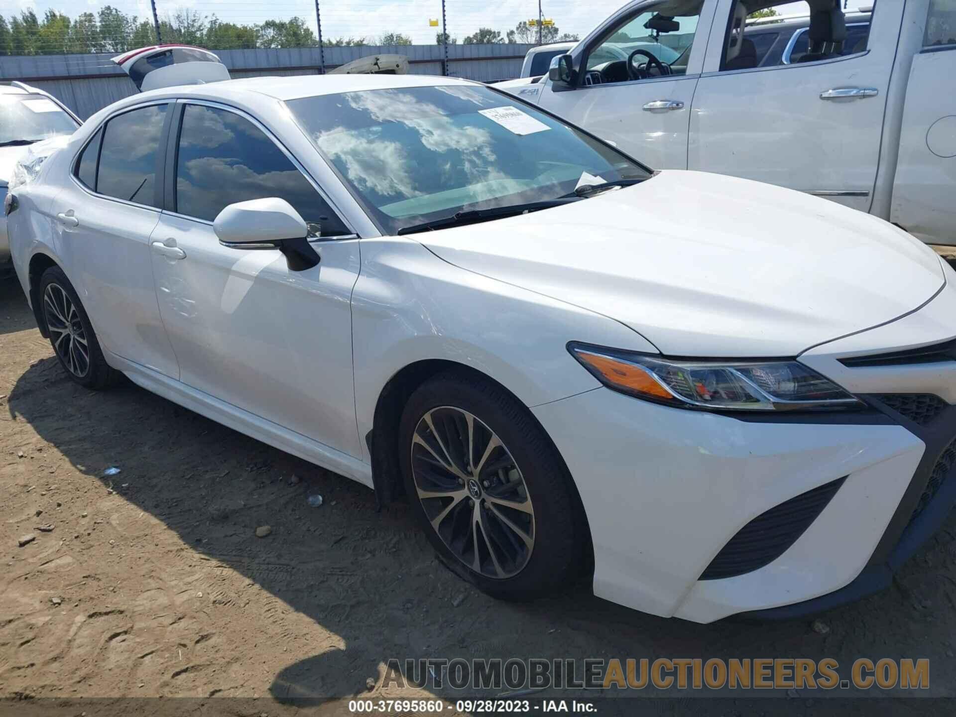 4T1B11HK2JU657471 TOYOTA CAMRY 2018