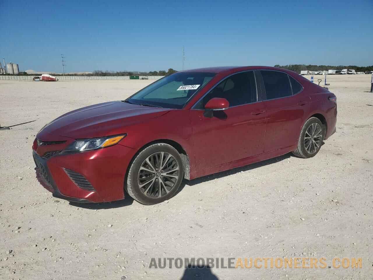 4T1B11HK2JU658457 TOYOTA CAMRY 2018