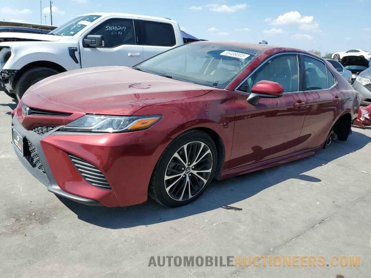 4T1B11HK2JU659138 TOYOTA CAMRY 2018