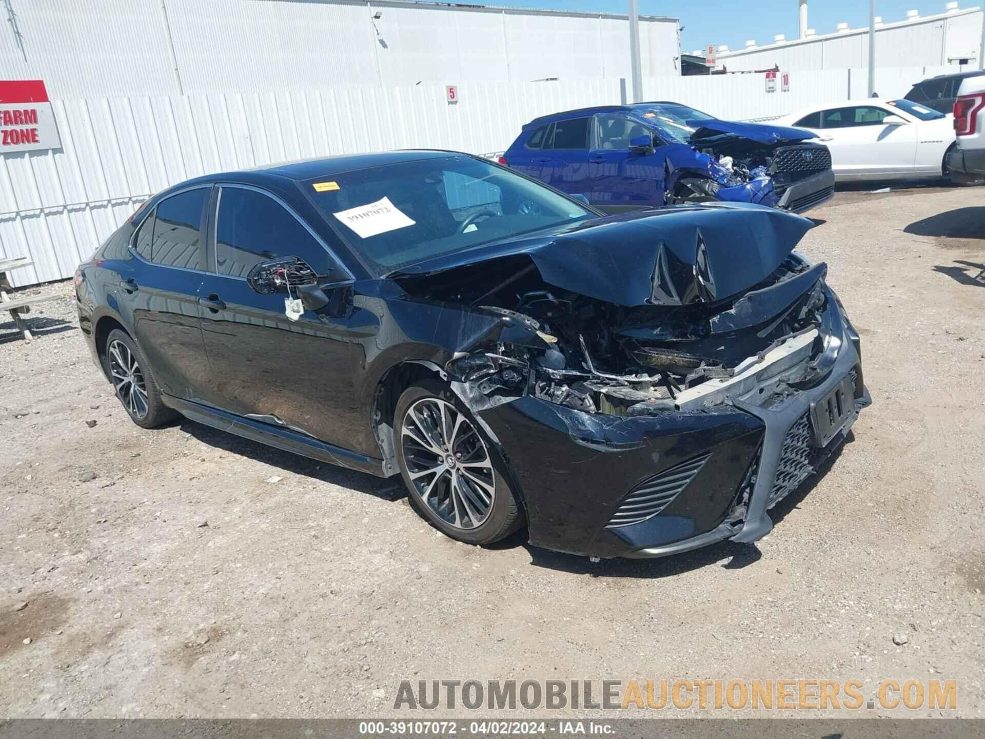 4T1B11HK2JU660001 TOYOTA CAMRY 2018