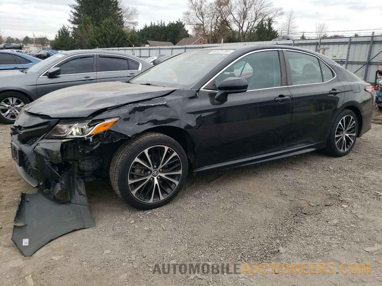 4T1B11HK2JU660161 TOYOTA CAMRY 2018