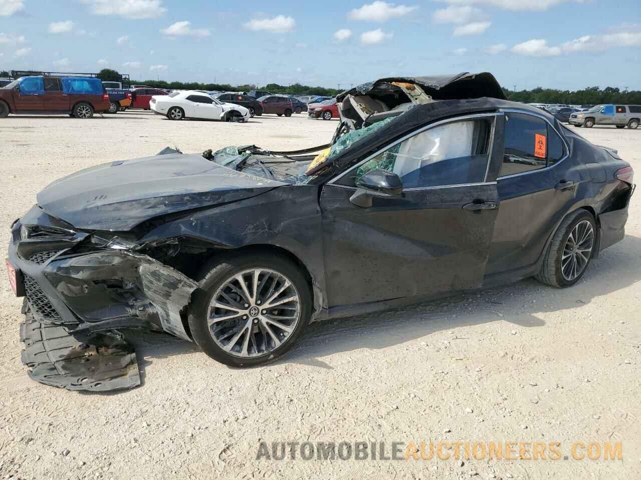 4T1B11HK2JU660533 TOYOTA CAMRY 2018