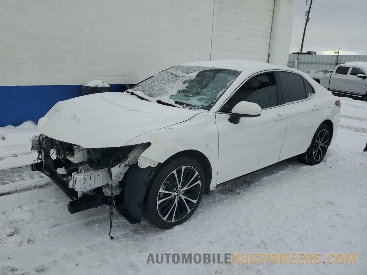 4T1B11HK2JU661875 TOYOTA CAMRY 2018