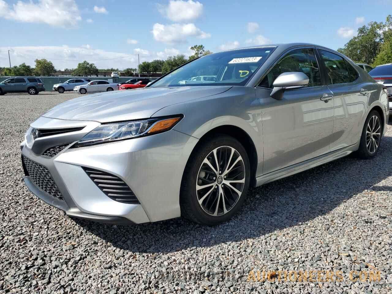 4T1B11HK2JU661990 TOYOTA CAMRY 2018