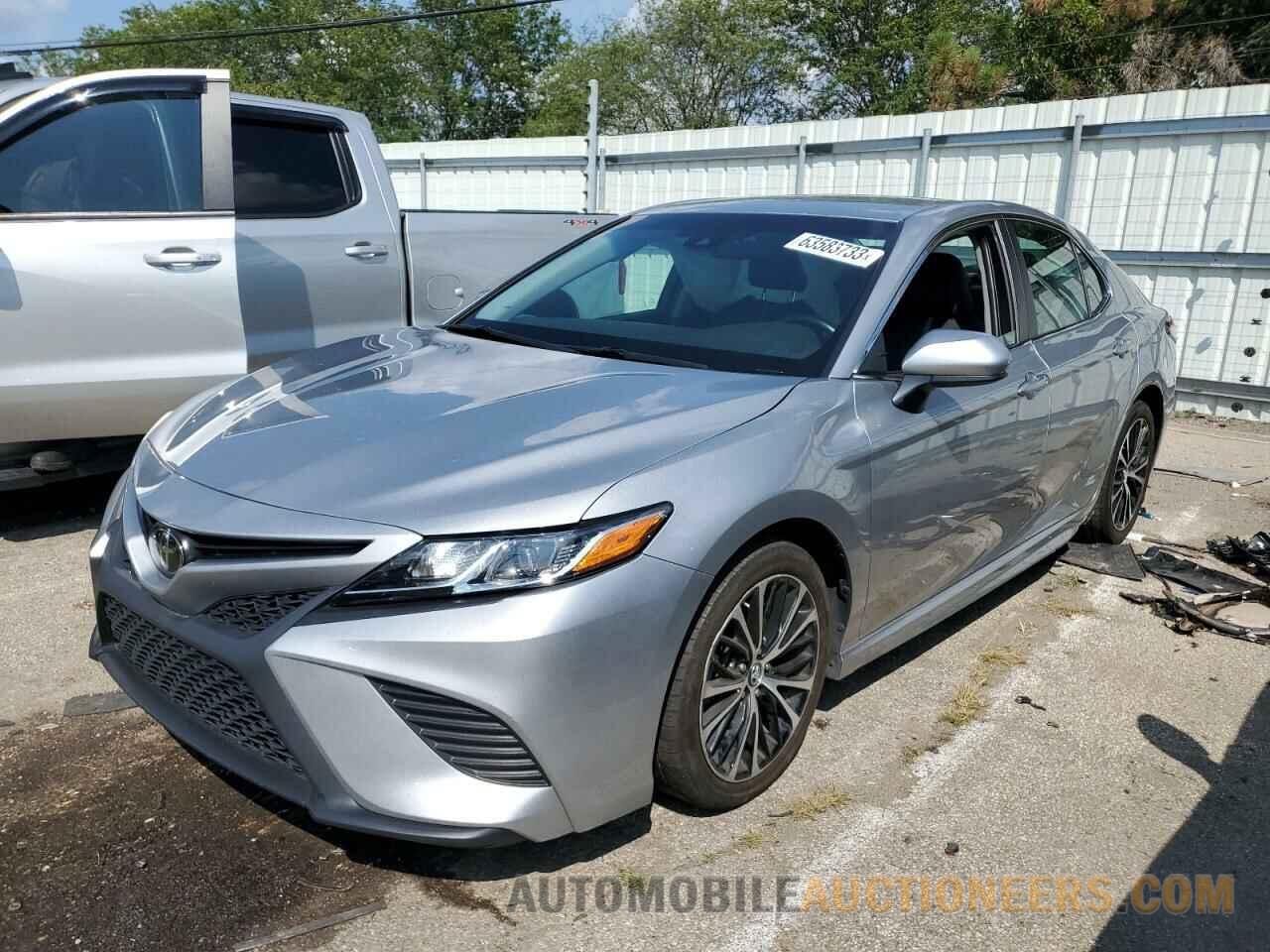 4T1B11HK2JU663657 TOYOTA CAMRY 2018