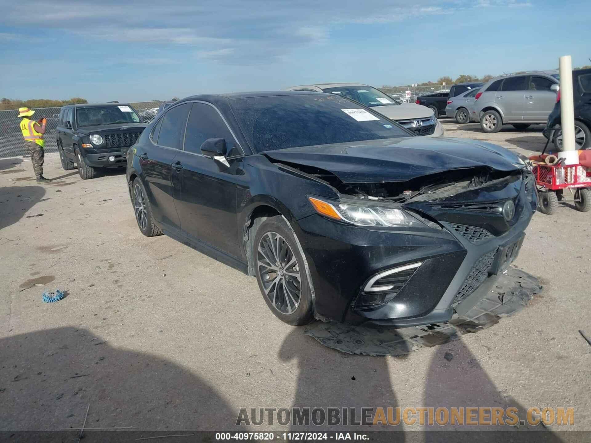 4T1B11HK2JU665358 TOYOTA CAMRY 2018