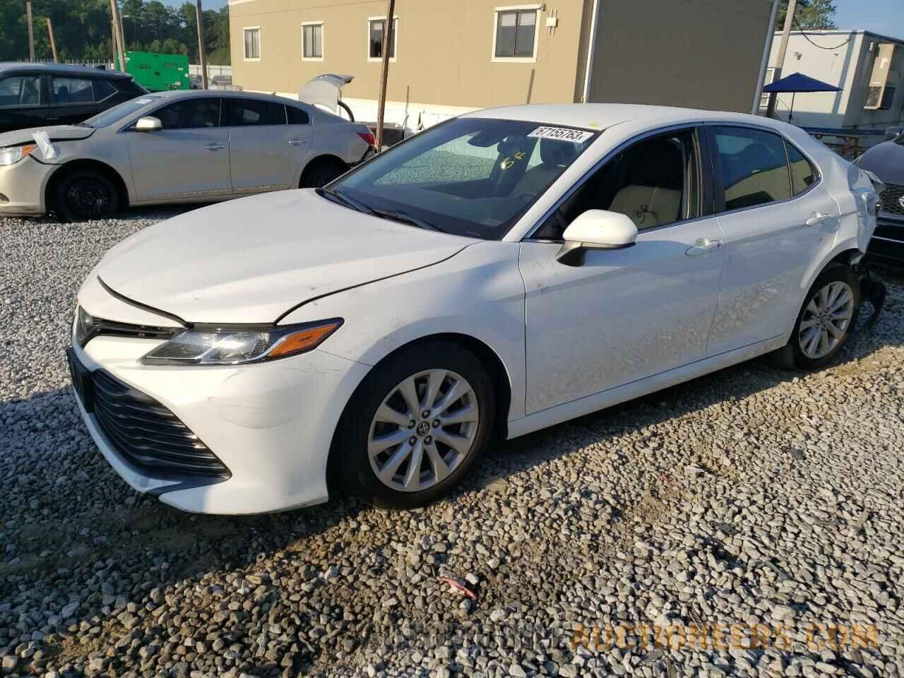 4T1B11HK2JU665506 TOYOTA CAMRY 2018