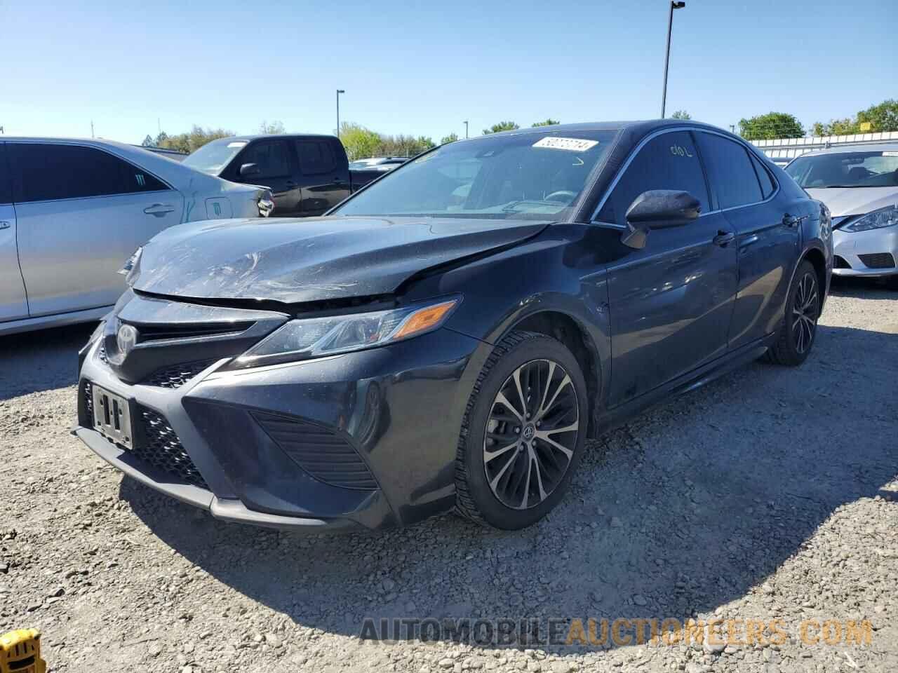 4T1B11HK2JU667045 TOYOTA CAMRY 2018