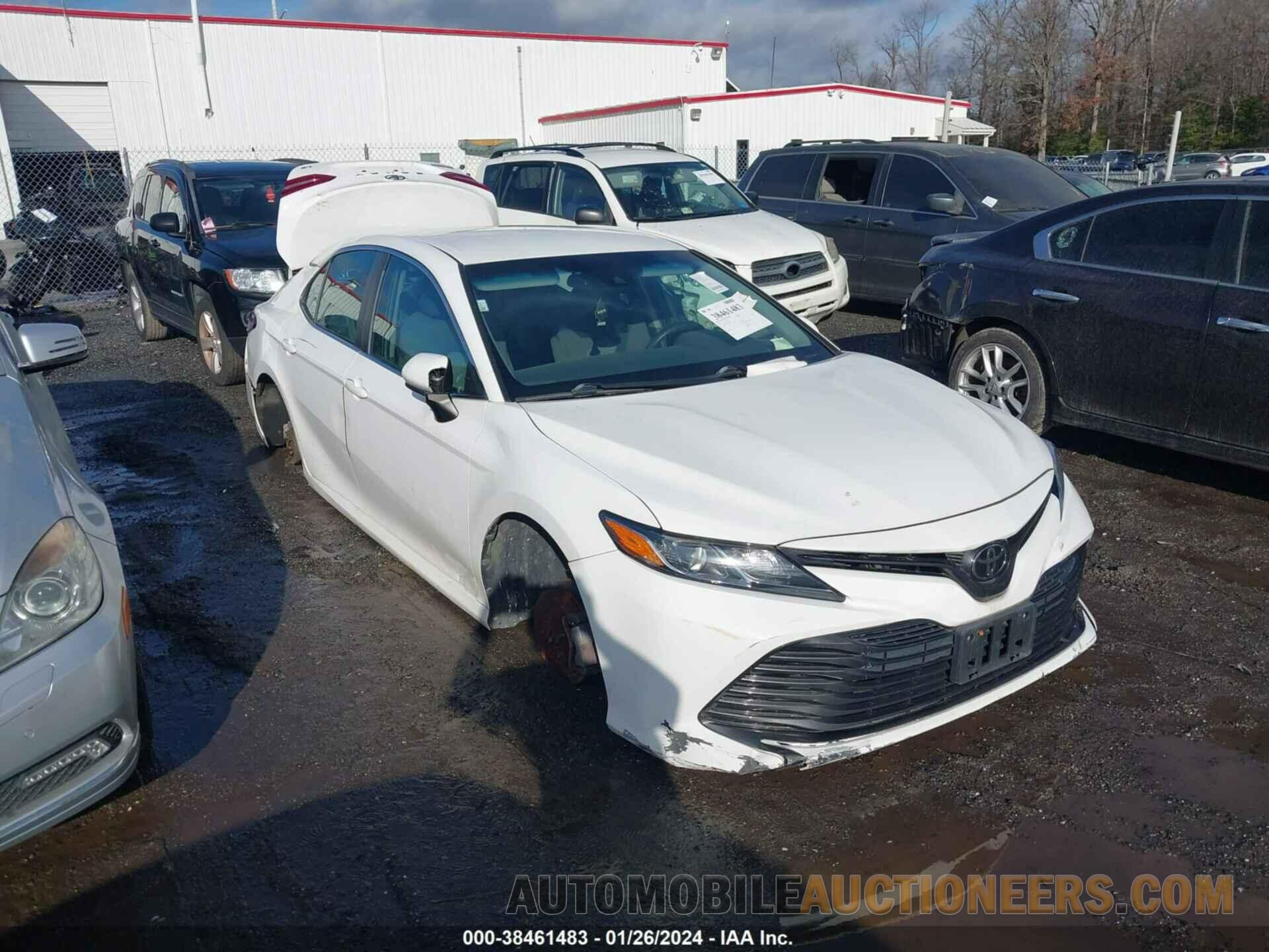 4T1B11HK2JU669328 TOYOTA CAMRY 2018