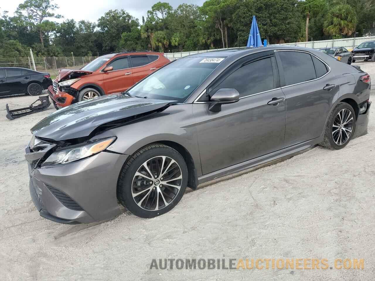 4T1B11HK2JU671032 TOYOTA CAMRY 2018