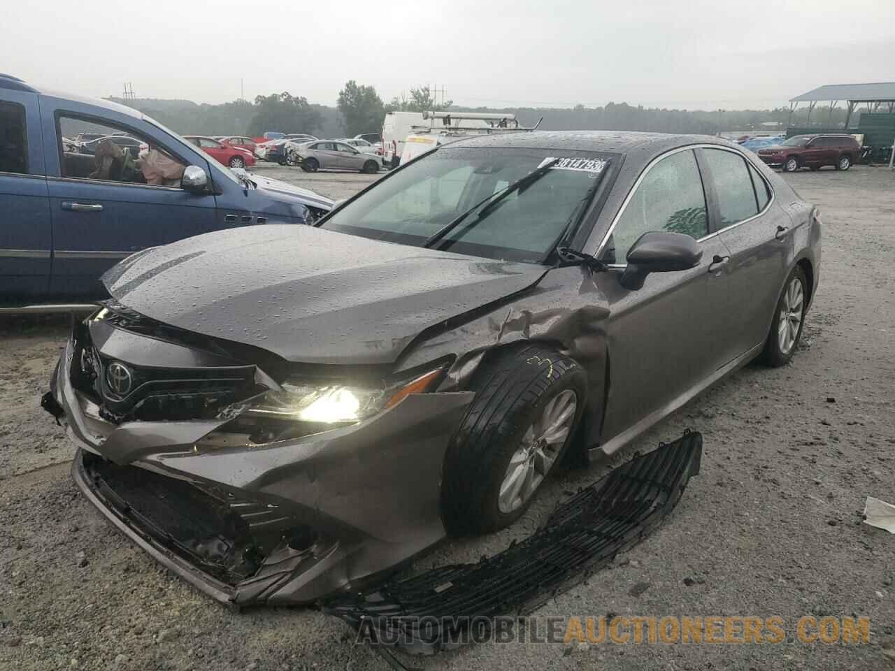 4T1B11HK2JU672651 TOYOTA CAMRY 2018