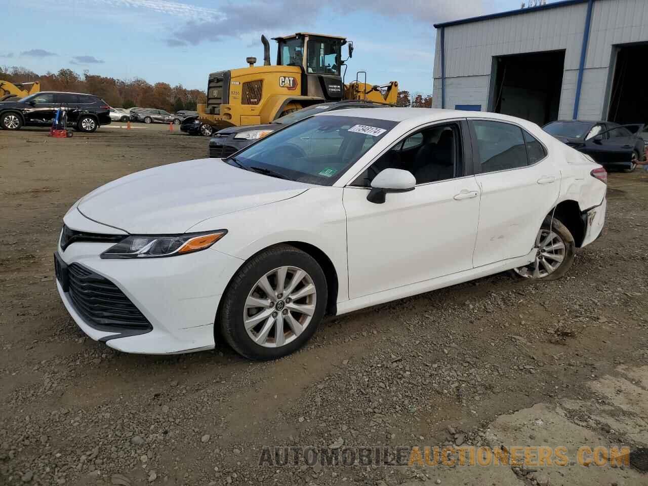 4T1B11HK2JU673797 TOYOTA CAMRY 2018