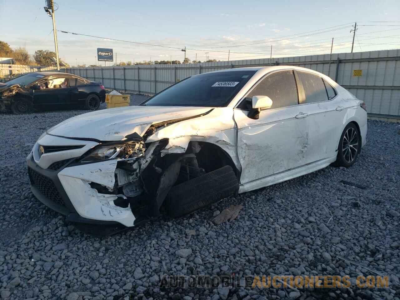 4T1B11HK2JU673931 TOYOTA CAMRY 2018