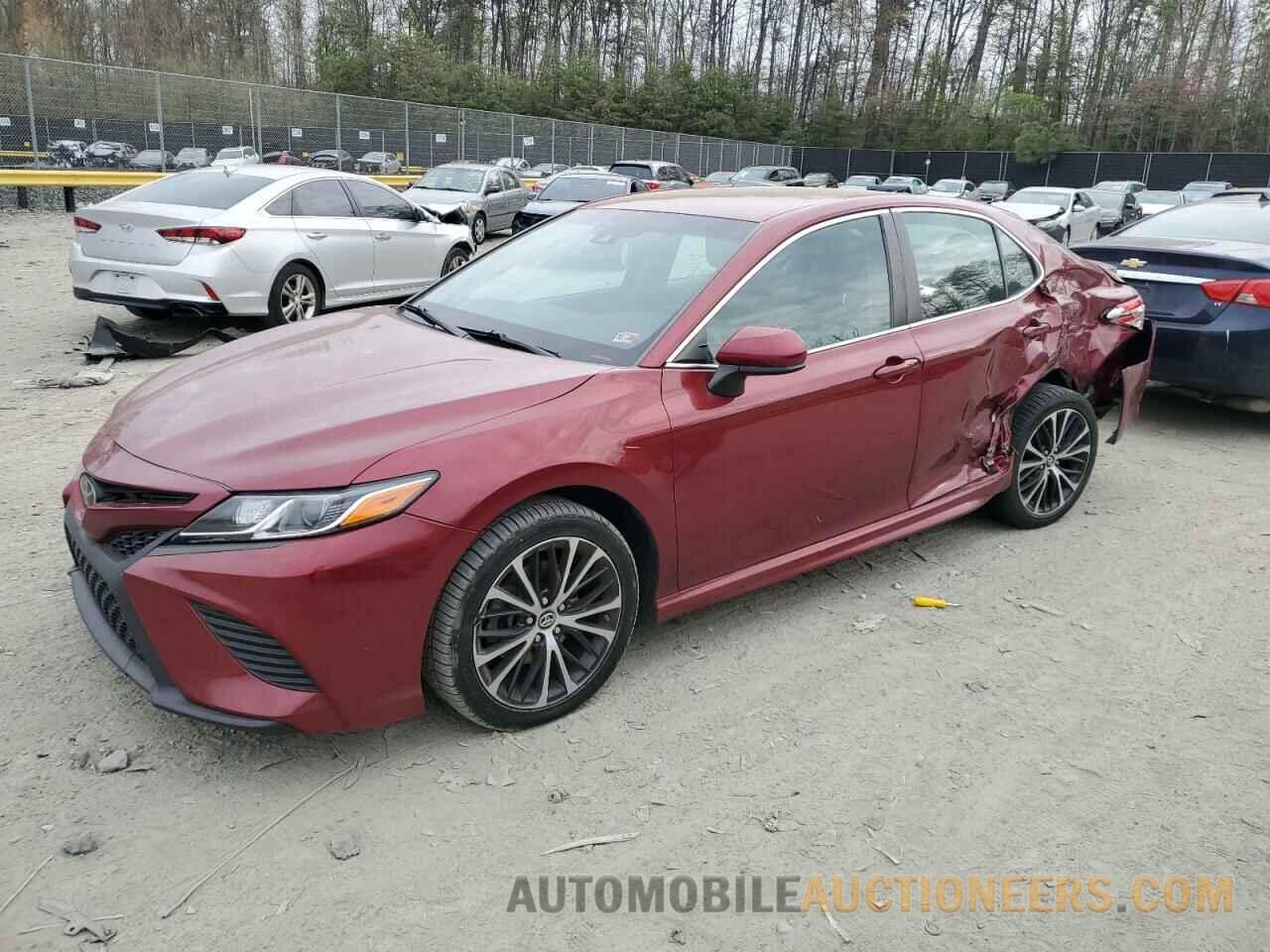 4T1B11HK2JU677428 TOYOTA CAMRY 2018