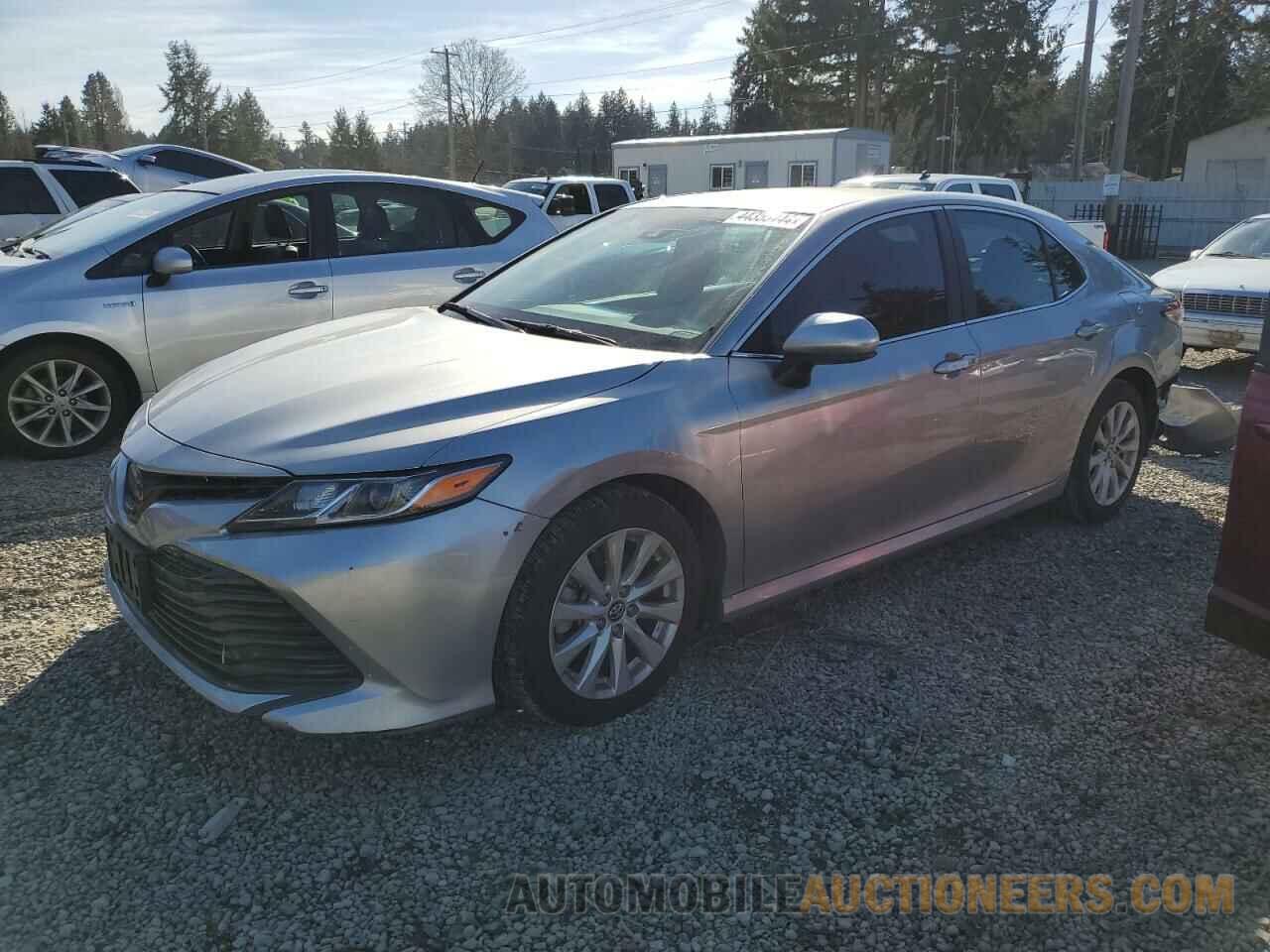 4T1B11HK2JU677980 TOYOTA CAMRY 2018