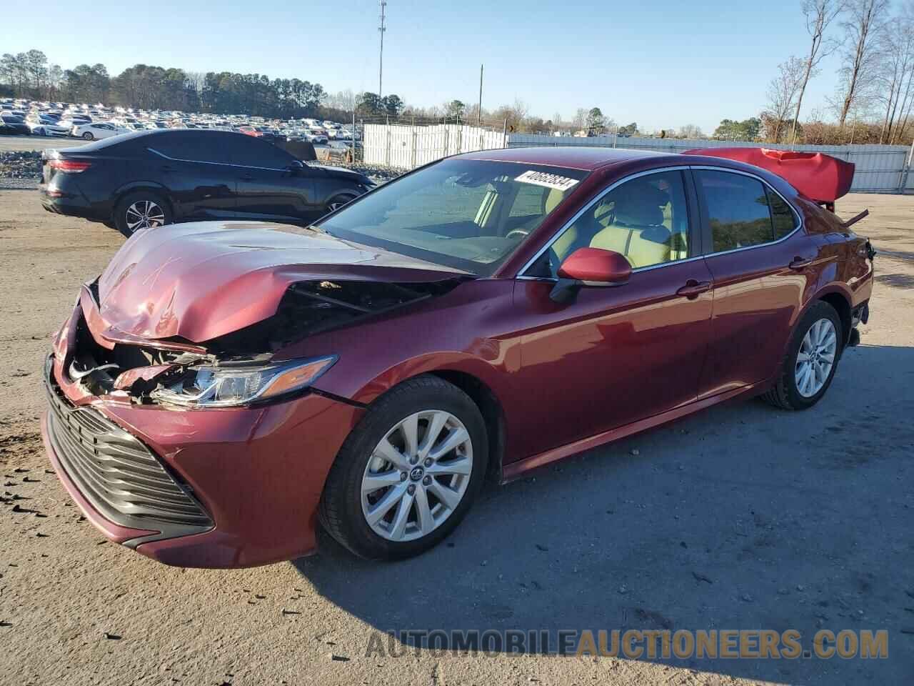 4T1B11HK2JU678014 TOYOTA CAMRY 2018