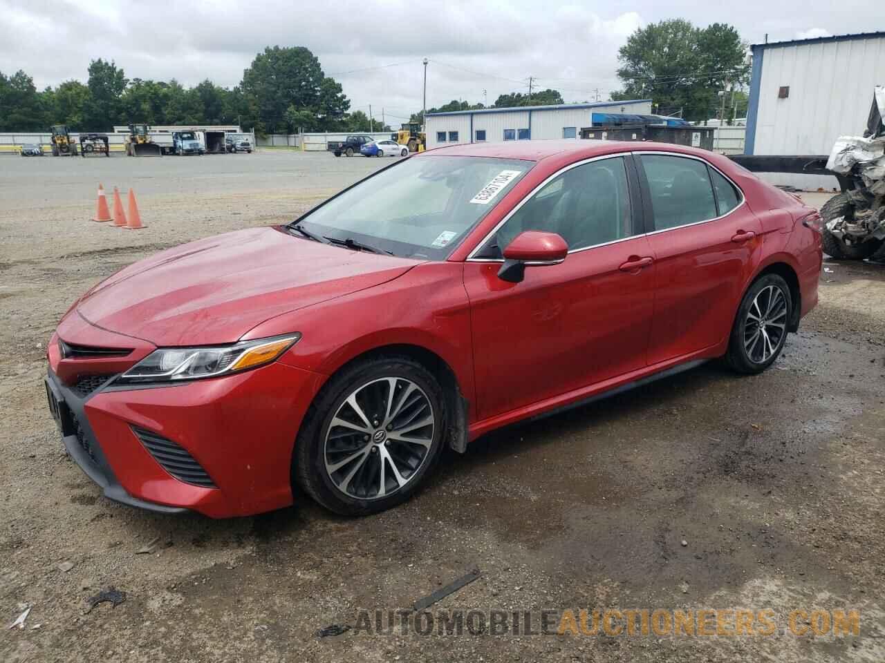 4T1B11HK2KU163984 TOYOTA CAMRY 2018