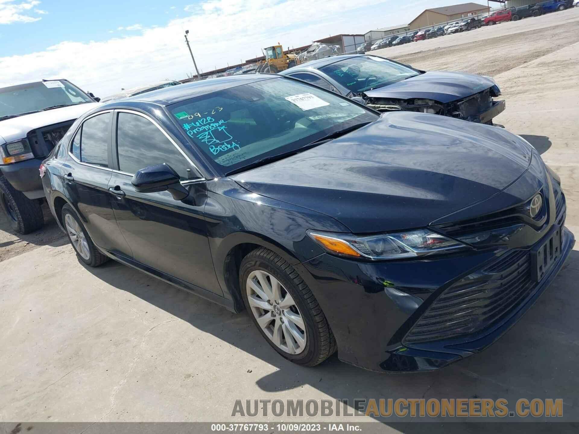 4T1B11HK2KU165220 TOYOTA CAMRY 2019