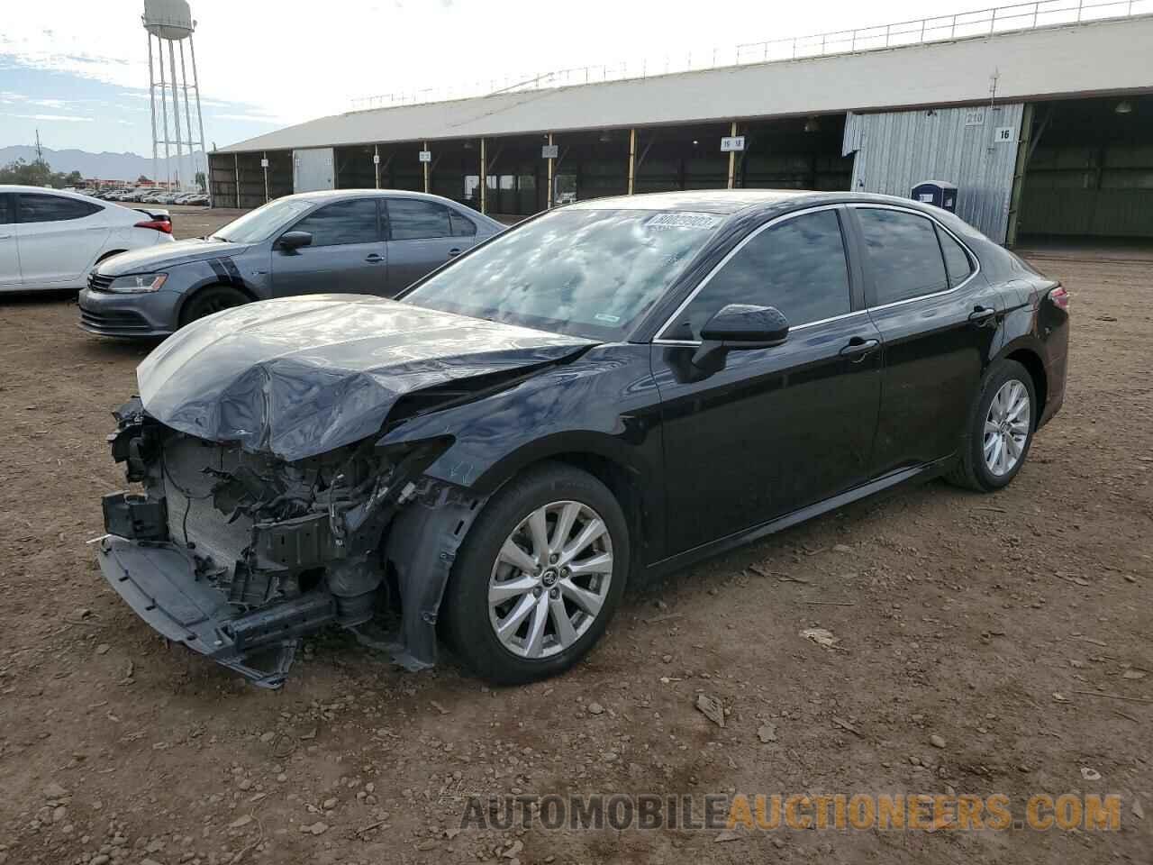 4T1B11HK2KU171695 TOYOTA CAMRY 2019