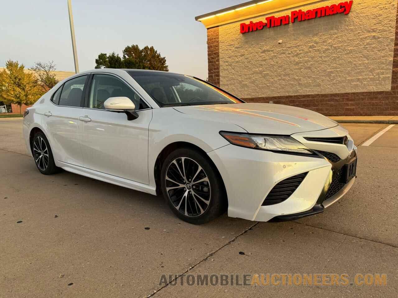 4T1B11HK2KU184351 TOYOTA CAMRY 2019