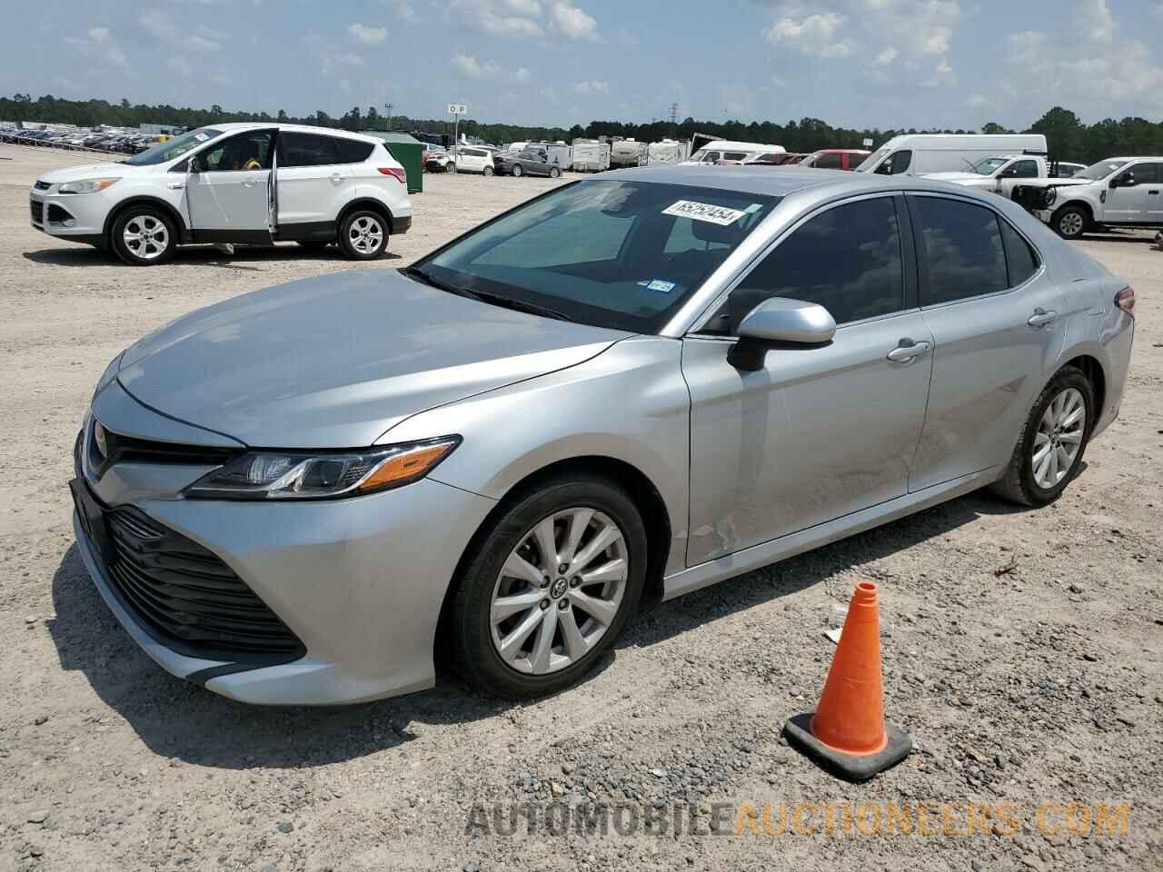 4T1B11HK2KU187590 TOYOTA CAMRY 2019