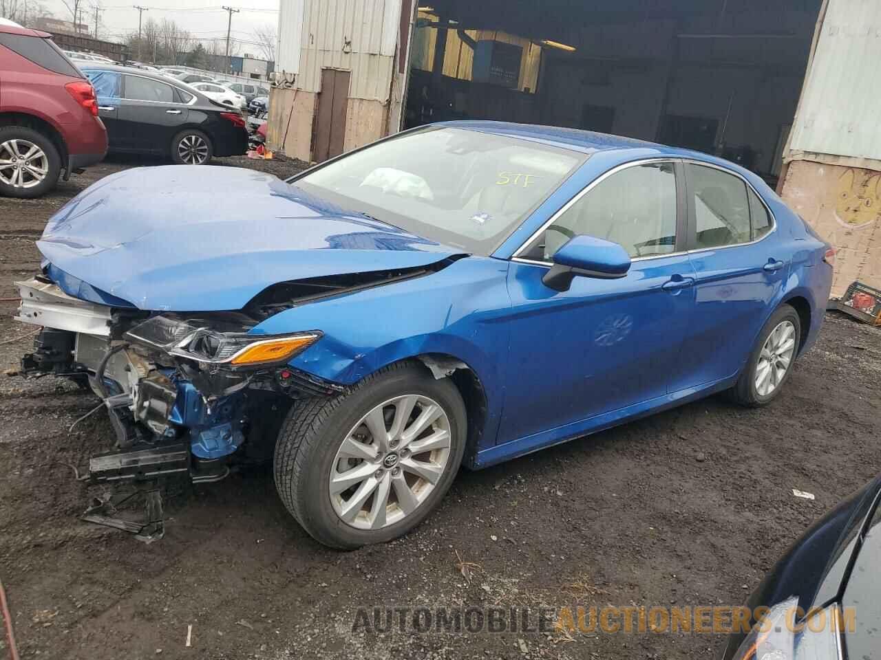 4T1B11HK2KU217140 TOYOTA CAMRY 2019