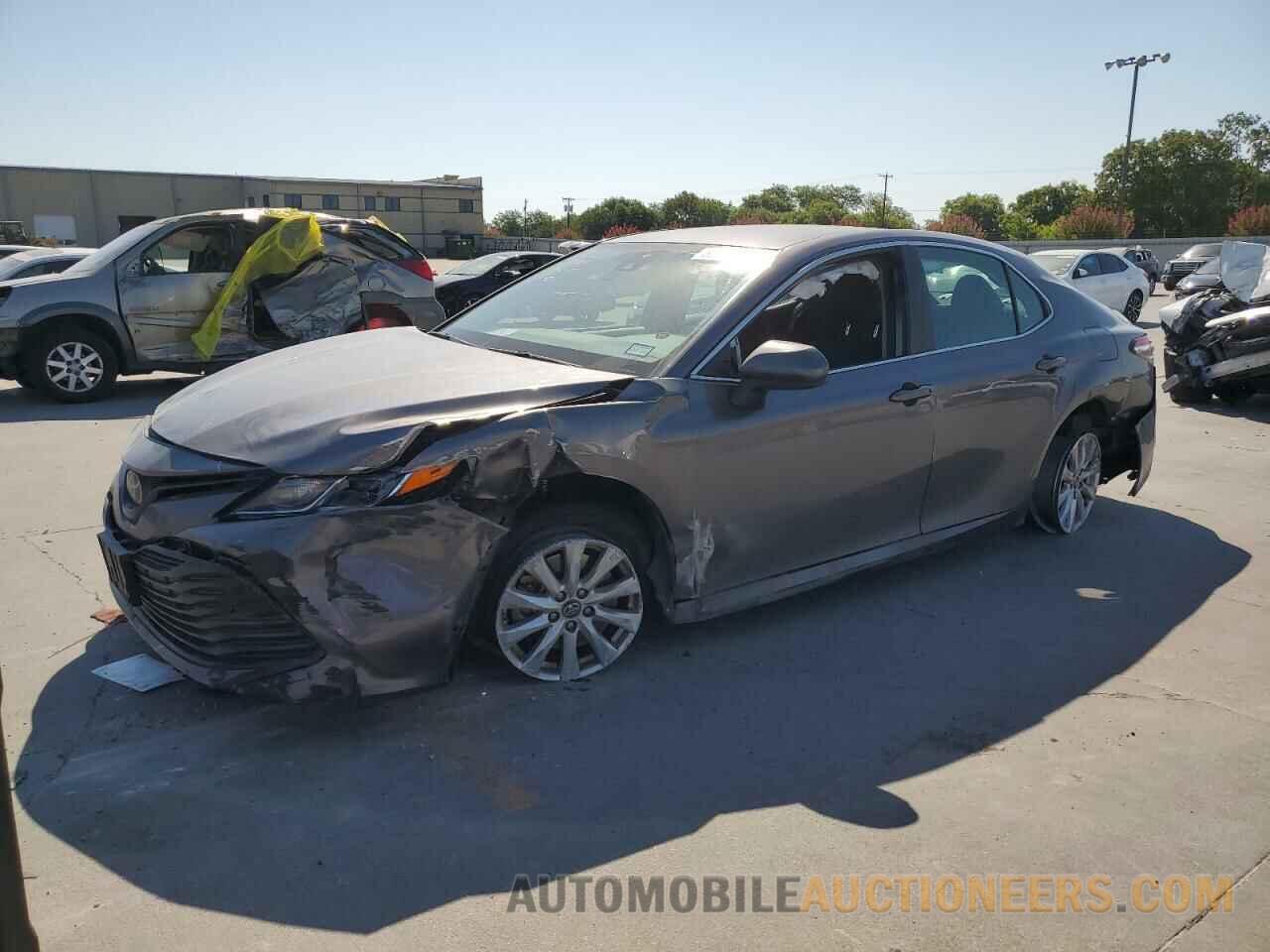 4T1B11HK2KU217963 TOYOTA CAMRY 2019