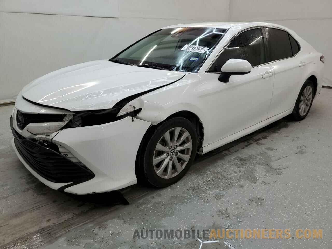 4T1B11HK2KU218112 TOYOTA CAMRY 2019