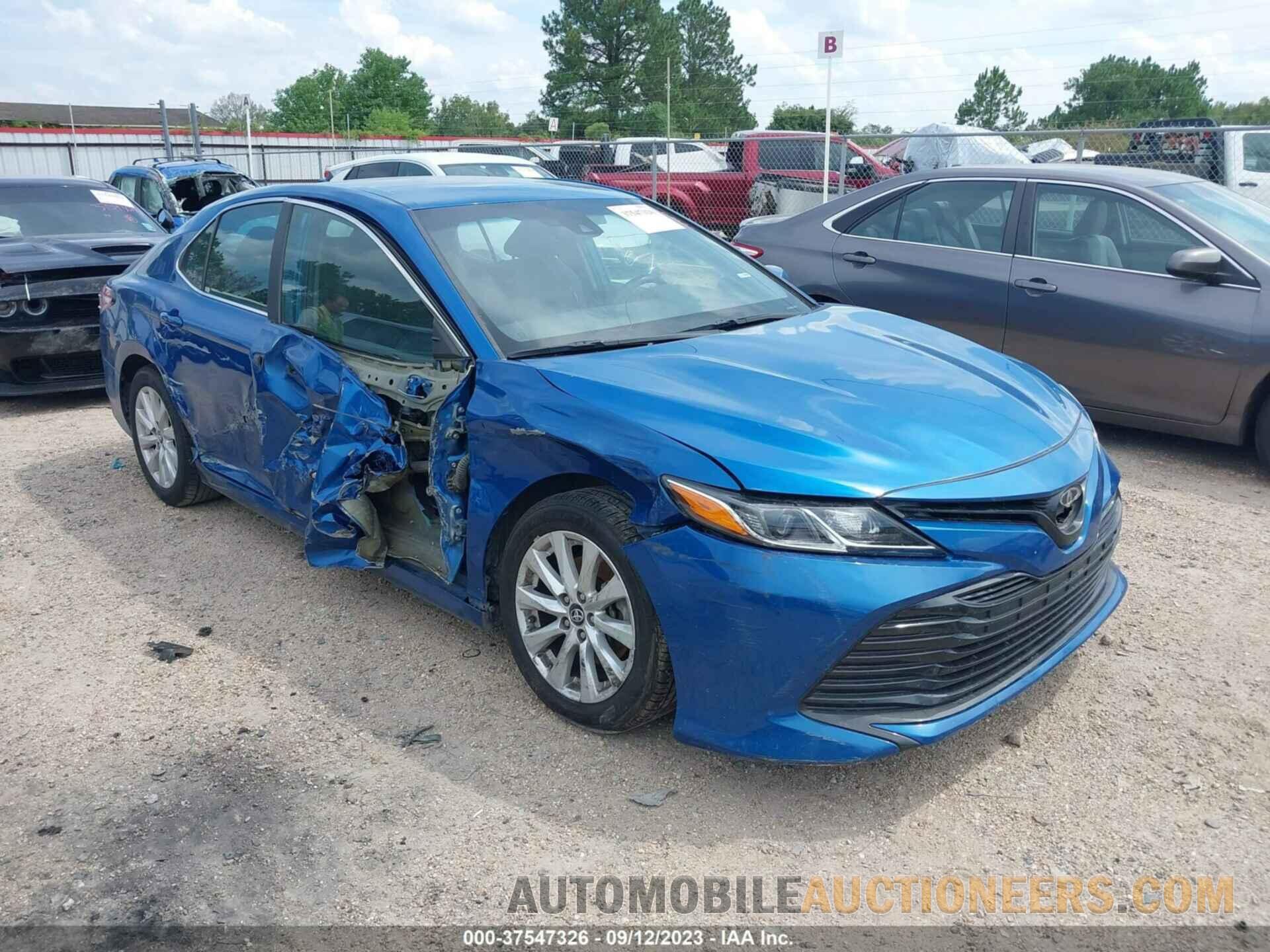 4T1B11HK2KU227229 TOYOTA CAMRY 2019