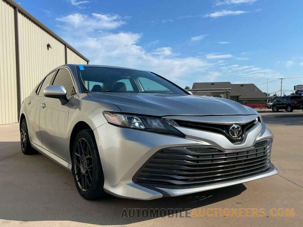 4T1B11HK2KU227392 TOYOTA CAMRY 2019