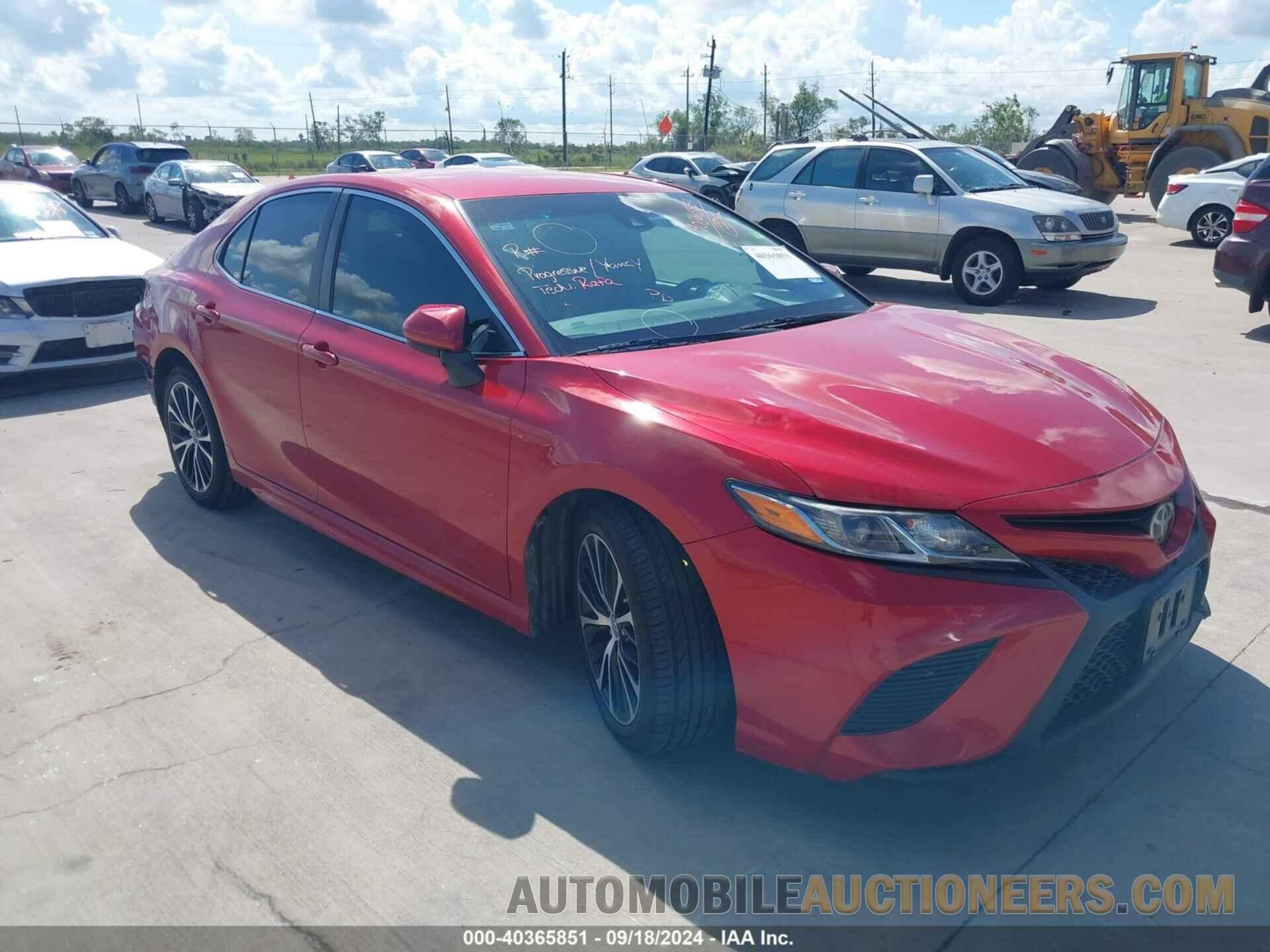 4T1B11HK2KU242197 TOYOTA CAMRY 2019