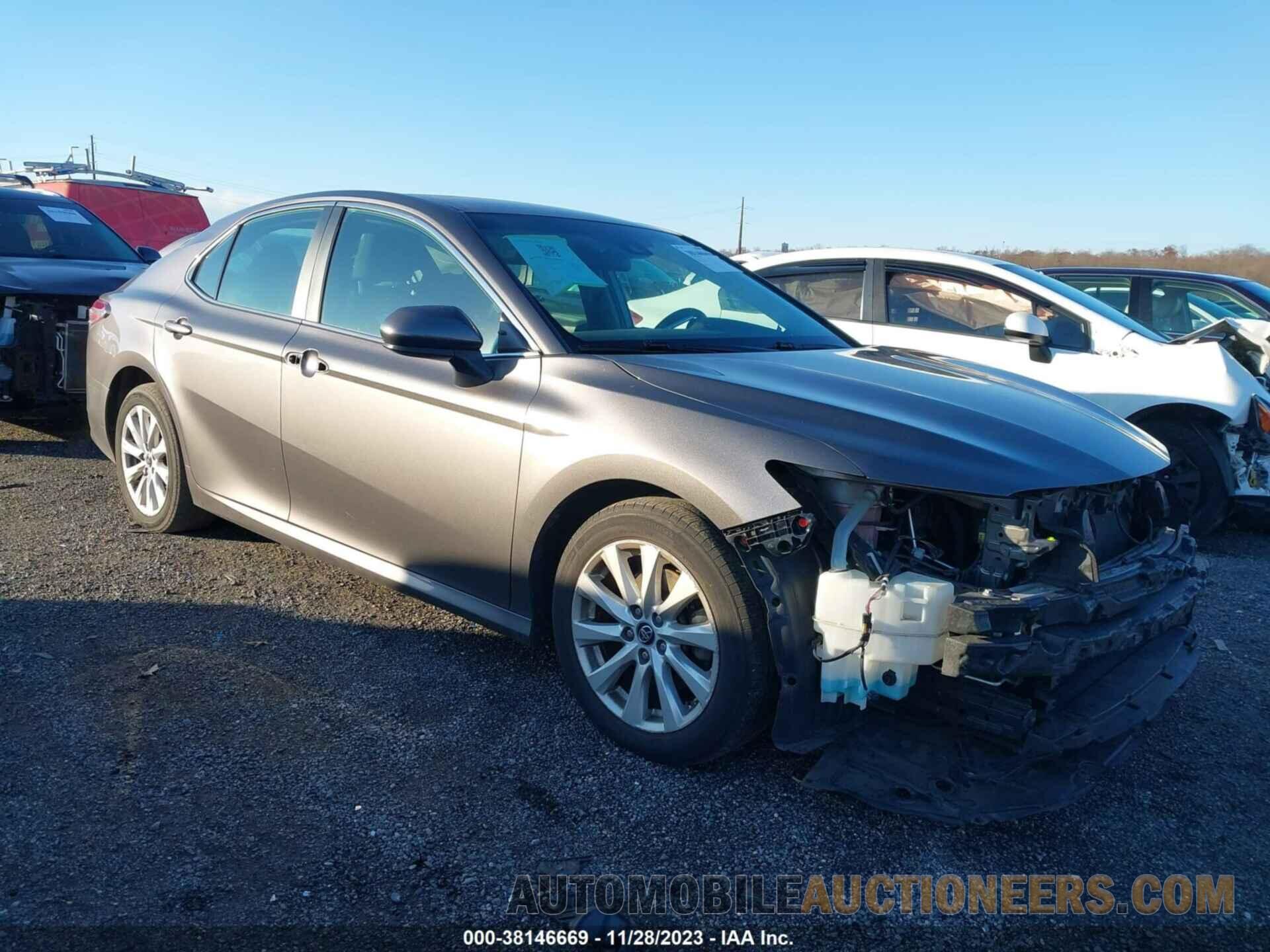 4T1B11HK2KU258156 TOYOTA CAMRY 2019