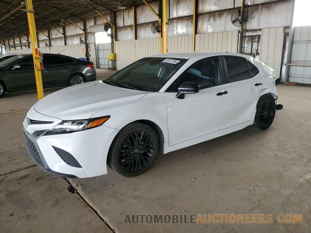 4T1B11HK2KU258318 TOYOTA CAMRY 2019