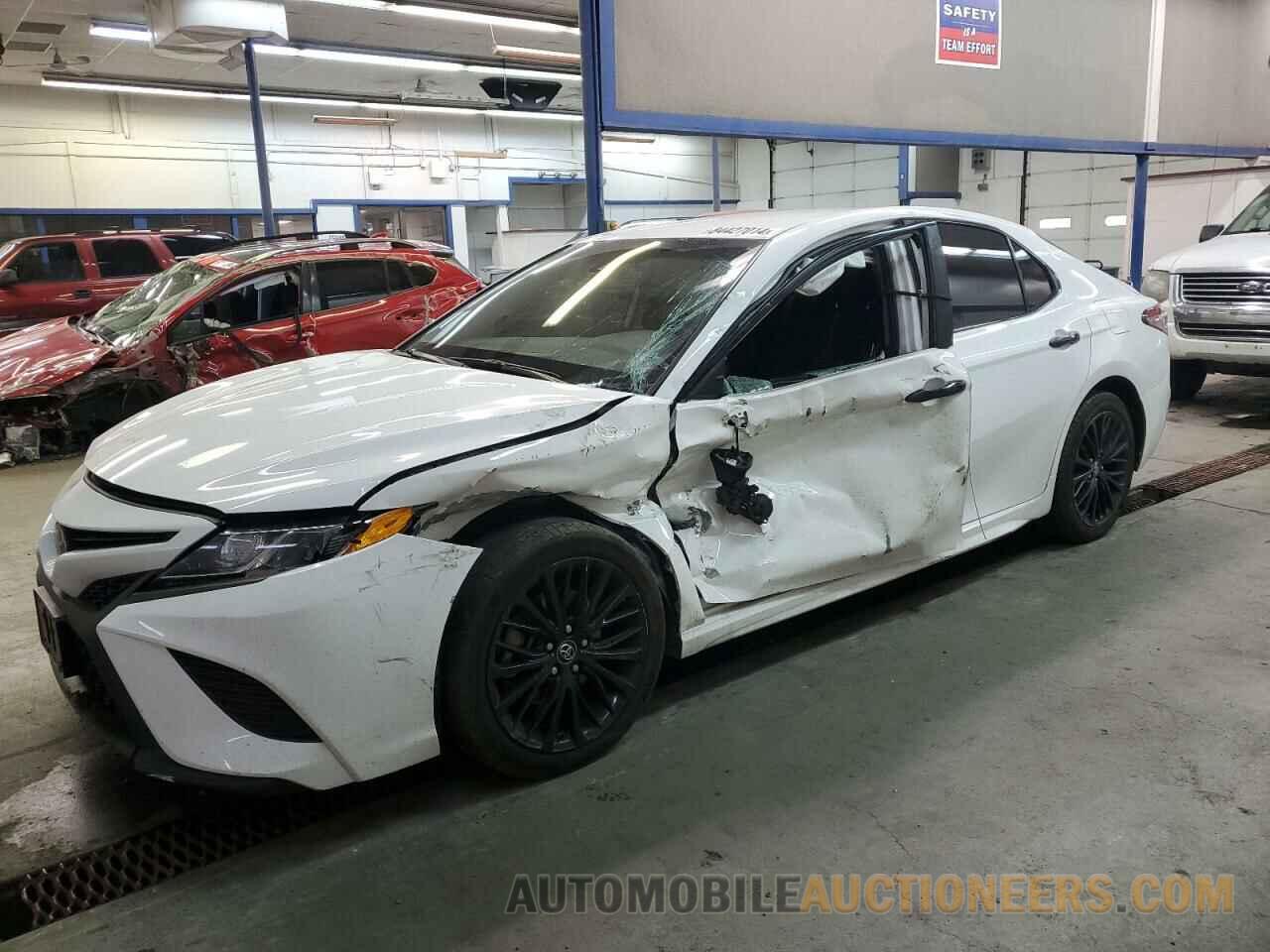 4T1B11HK2KU262563 TOYOTA CAMRY 2019