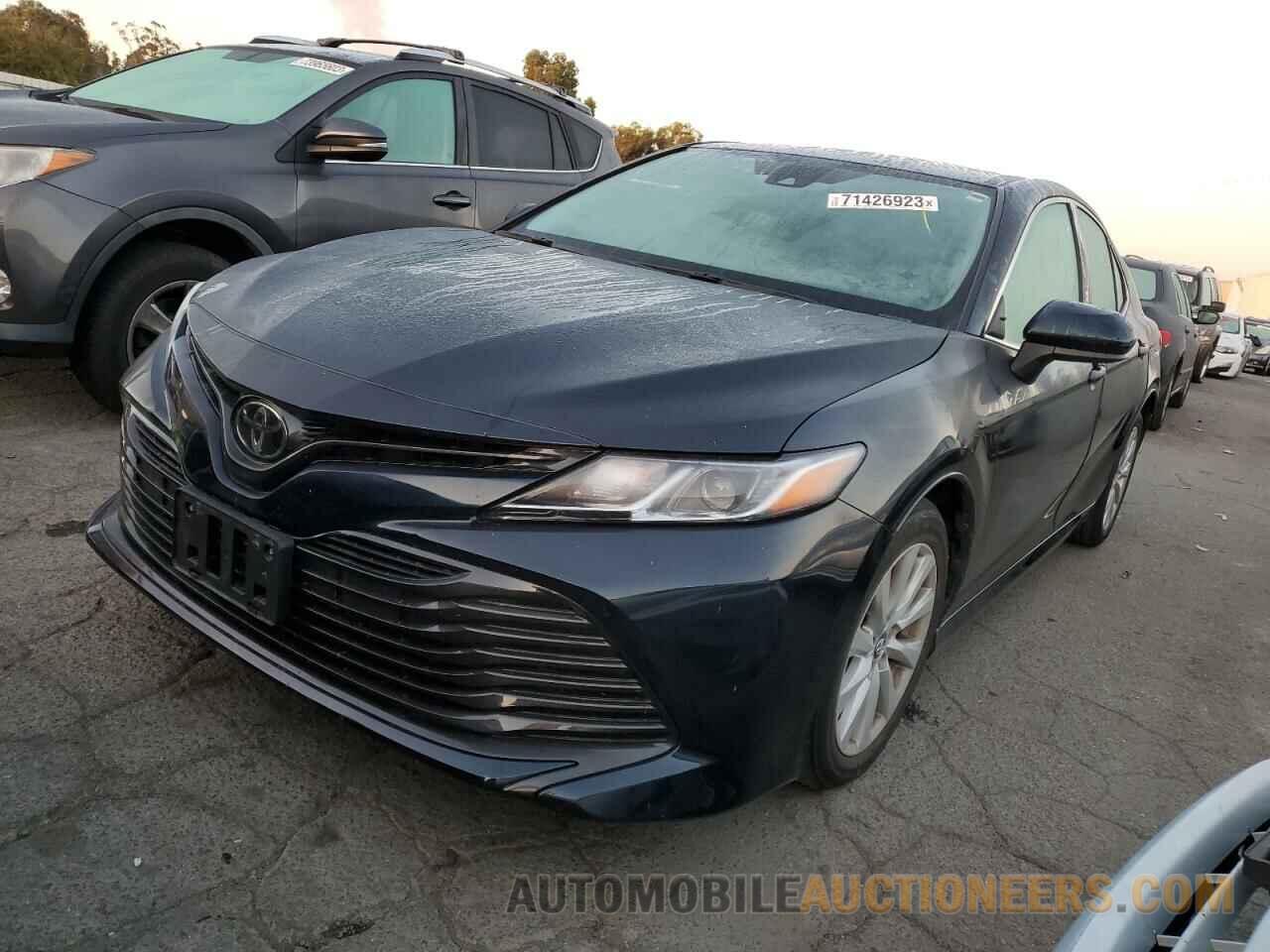 4T1B11HK2KU262692 TOYOTA CAMRY 2019