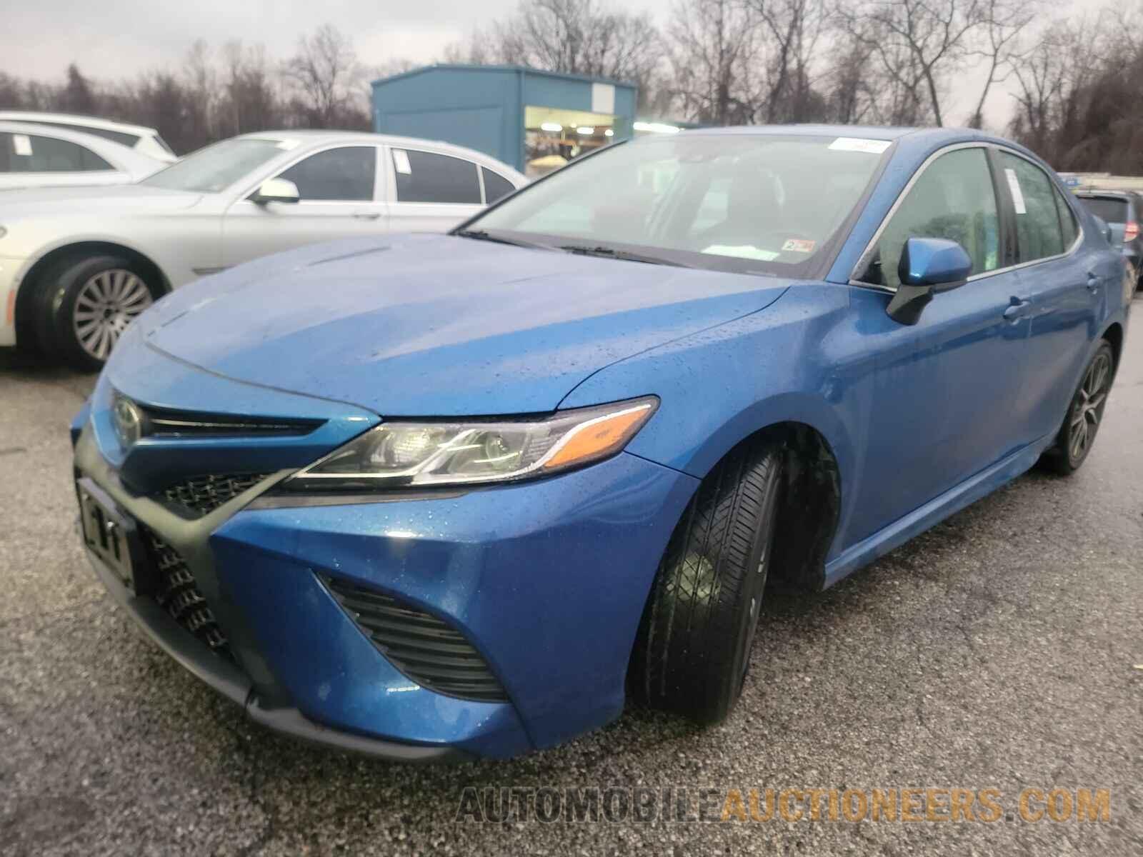 4T1B11HK2KU272817 Toyota Camry 2019