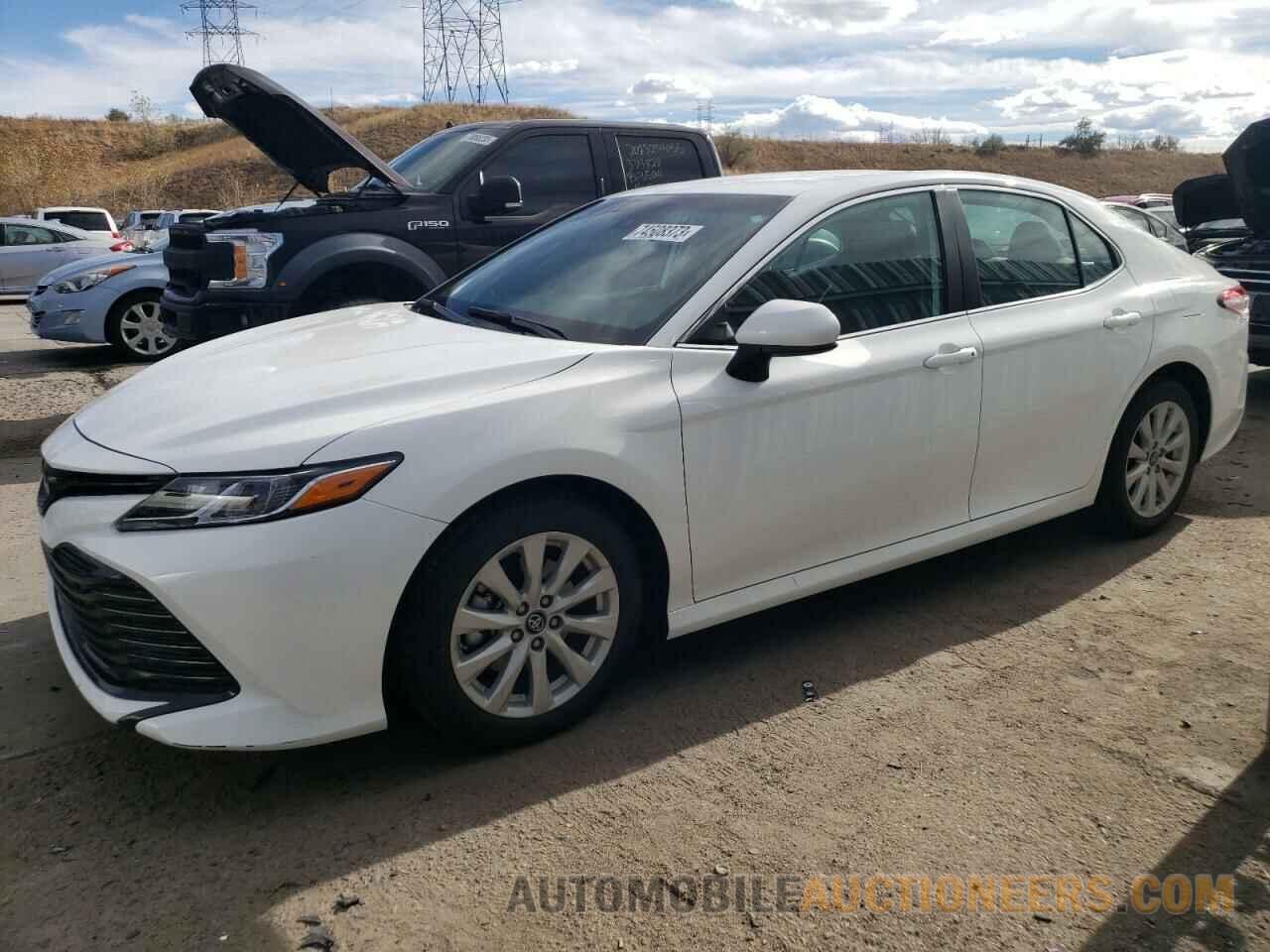 4T1B11HK2KU284417 TOYOTA CAMRY 2019