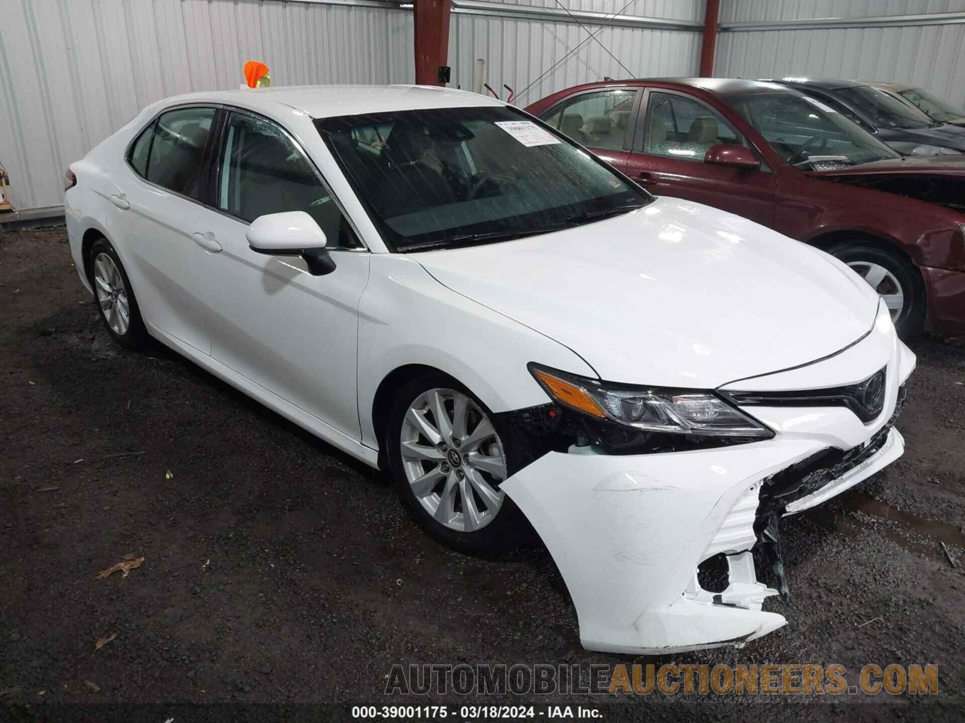 4T1B11HK2KU288242 TOYOTA CAMRY 2019