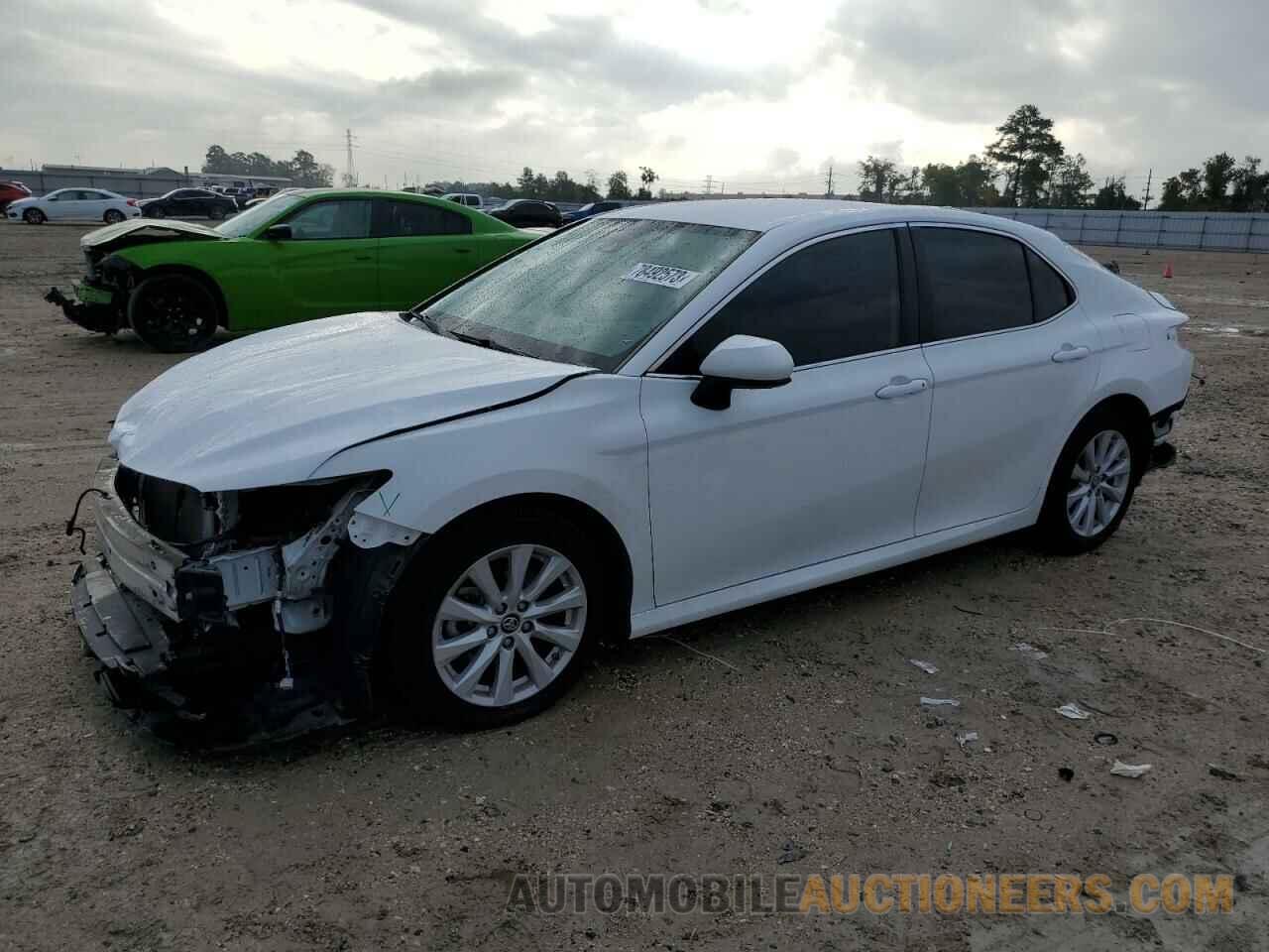 4T1B11HK2KU290668 TOYOTA CAMRY 2019