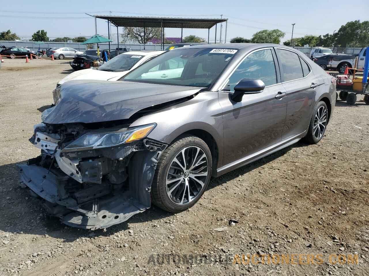 4T1B11HK2KU679990 TOYOTA CAMRY 2019