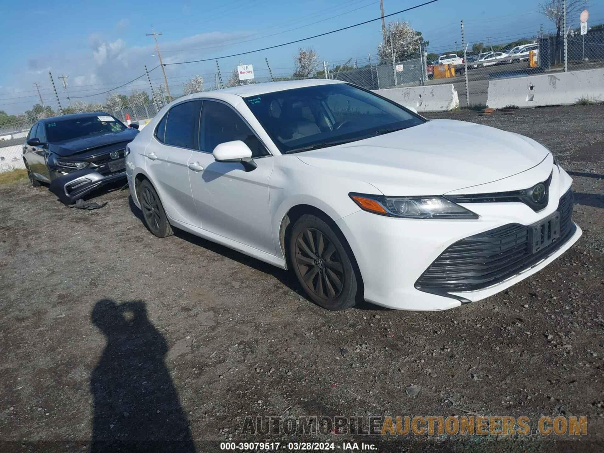 4T1B11HK2KU695011 TOYOTA CAMRY 2019