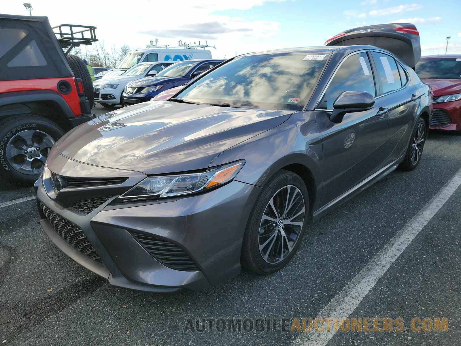 4T1B11HK2KU698748 Toyota Camry 2019