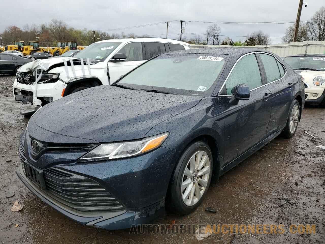 4T1B11HK2KU702328 TOYOTA CAMRY 2019