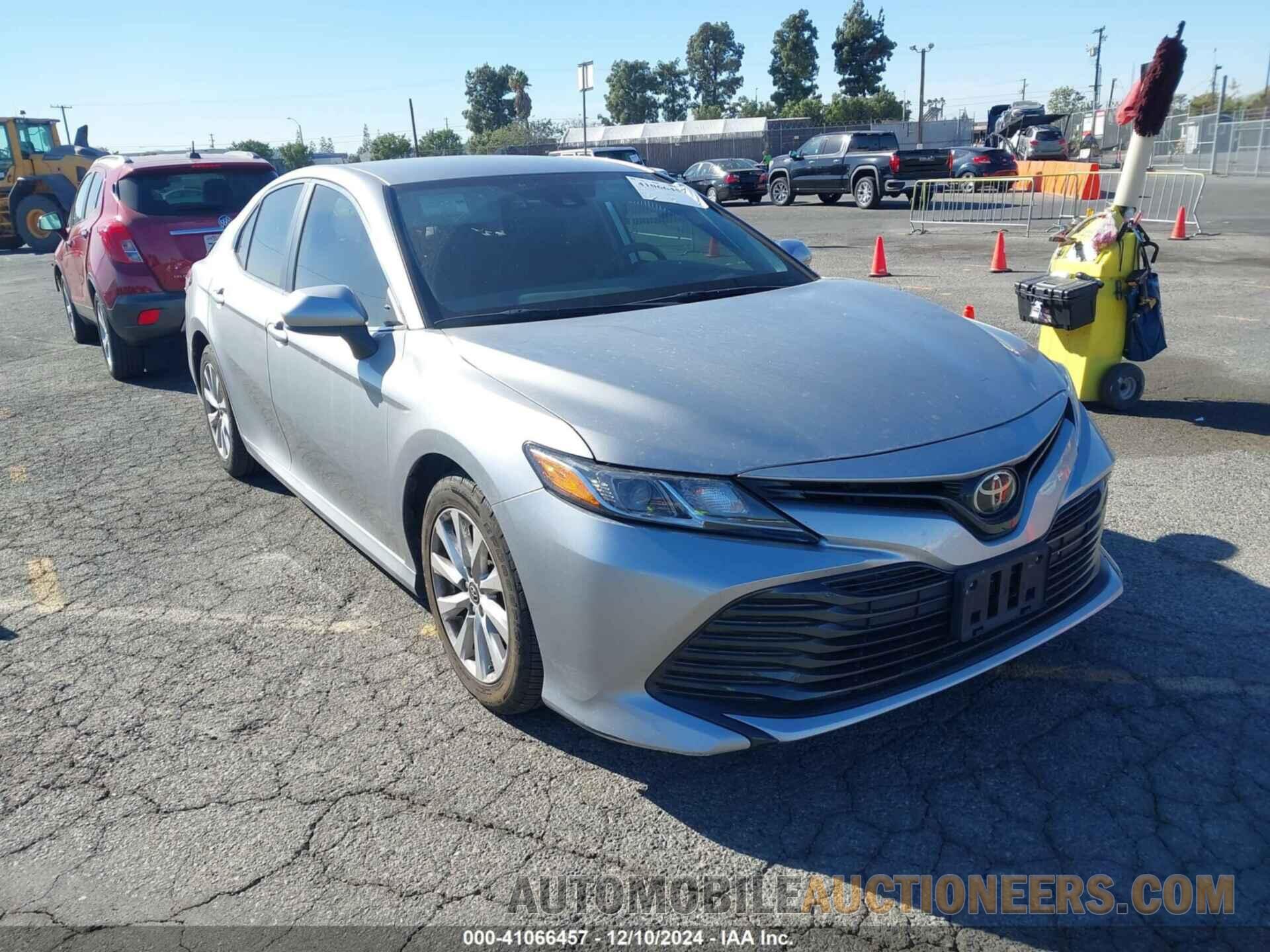 4T1B11HK2KU738682 TOYOTA CAMRY 2019