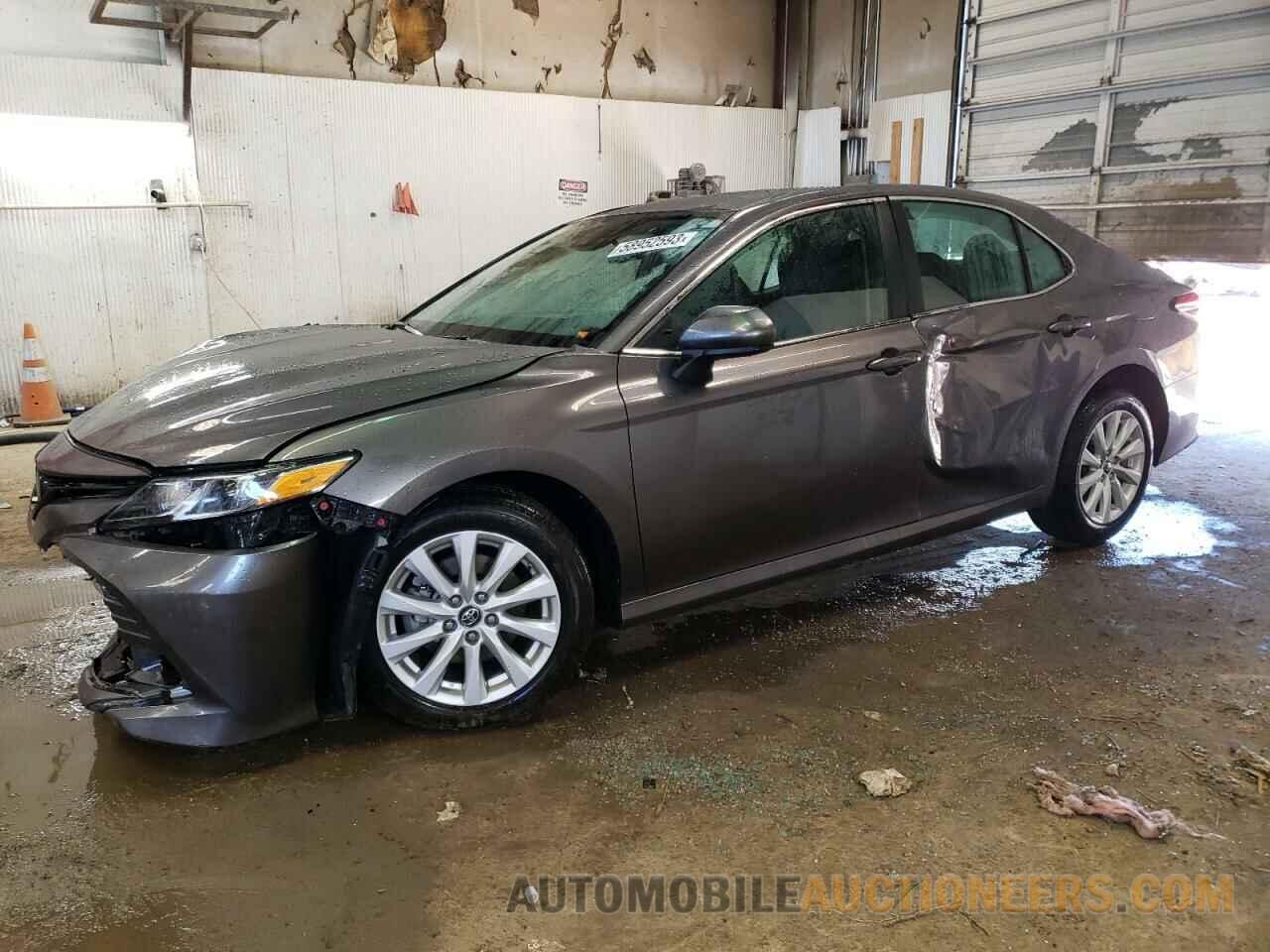 4T1B11HK2KU742943 TOYOTA CAMRY 2019