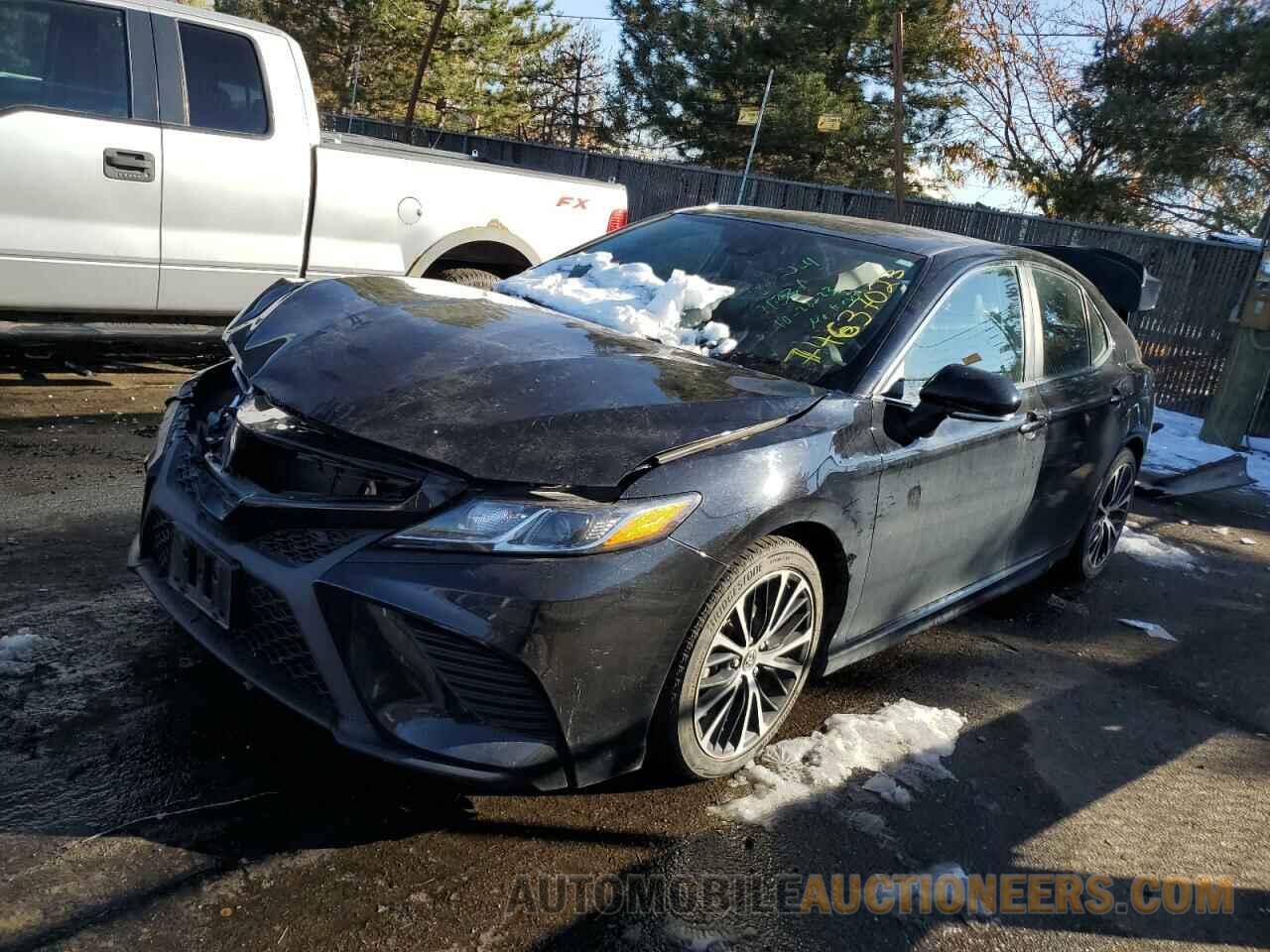 4T1B11HK2KU751769 TOYOTA CAMRY 2019