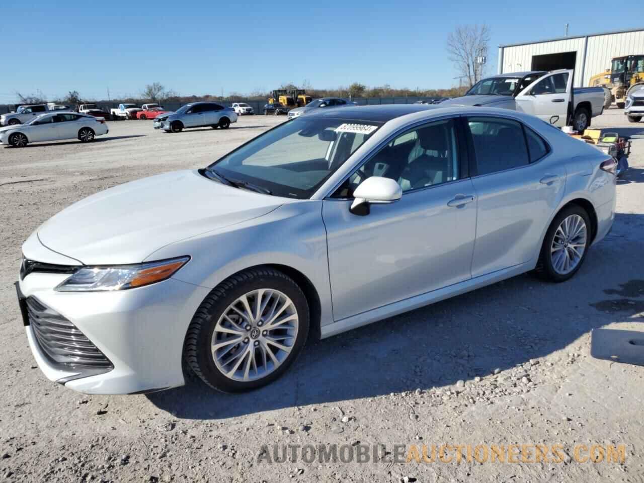 4T1B11HK2KU766823 TOYOTA CAMRY 2019