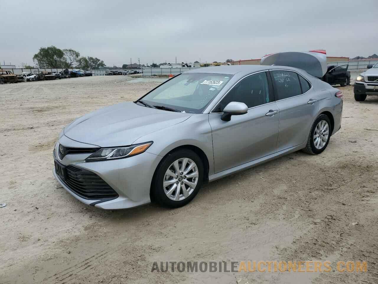 4T1B11HK2KU770208 TOYOTA CAMRY 2019